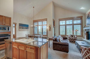 Luxurious 3 BR in River Run Village Featuring Ski in, ski out condo